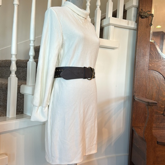 Nwt. Tash and Sophie sweater dress - Picture 2 of 12